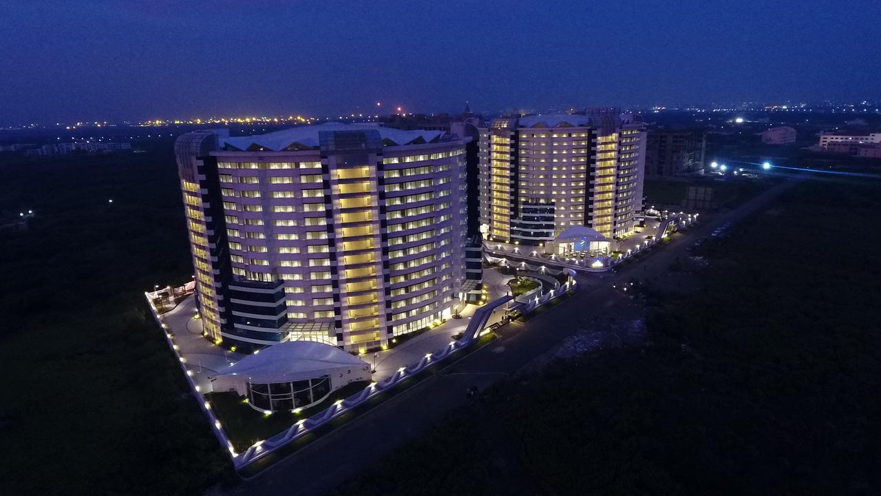 Rajhans Belliza Service Apartment سورات المظهر الخارجي الصورة