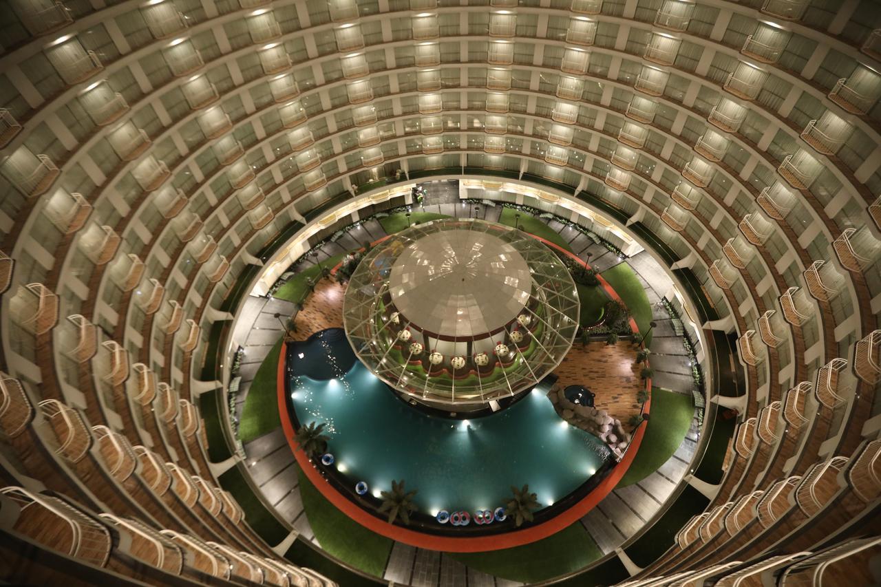 Rajhans Belliza Service Apartment سورات المظهر الخارجي الصورة