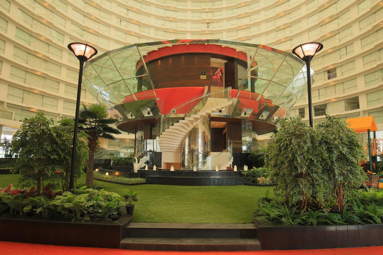 Rajhans Belliza Service Apartment سورات المظهر الخارجي الصورة