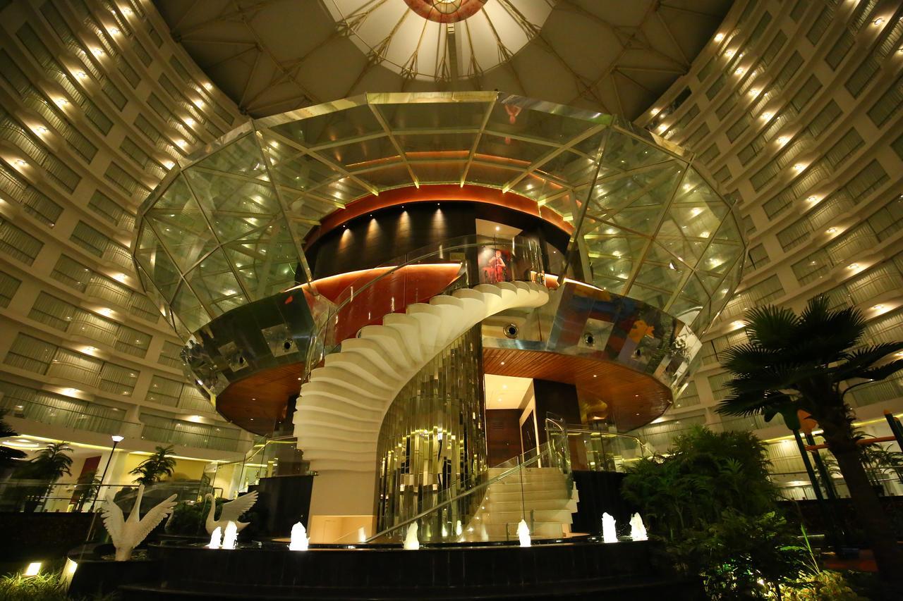 Rajhans Belliza Service Apartment سورات المظهر الخارجي الصورة