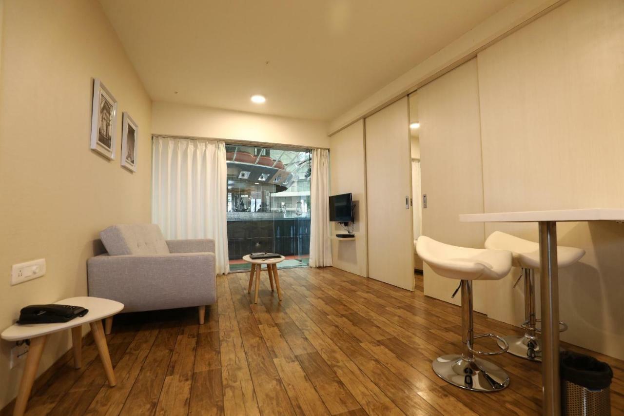 Rajhans Belliza Service Apartment سورات المظهر الخارجي الصورة